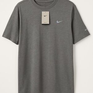 Nike Men’s Sportswear Tee Shirt NWT XL